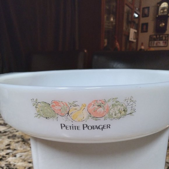 VTG FireKing Petite Potager Round Casserole Dish - Picture 2 of 6